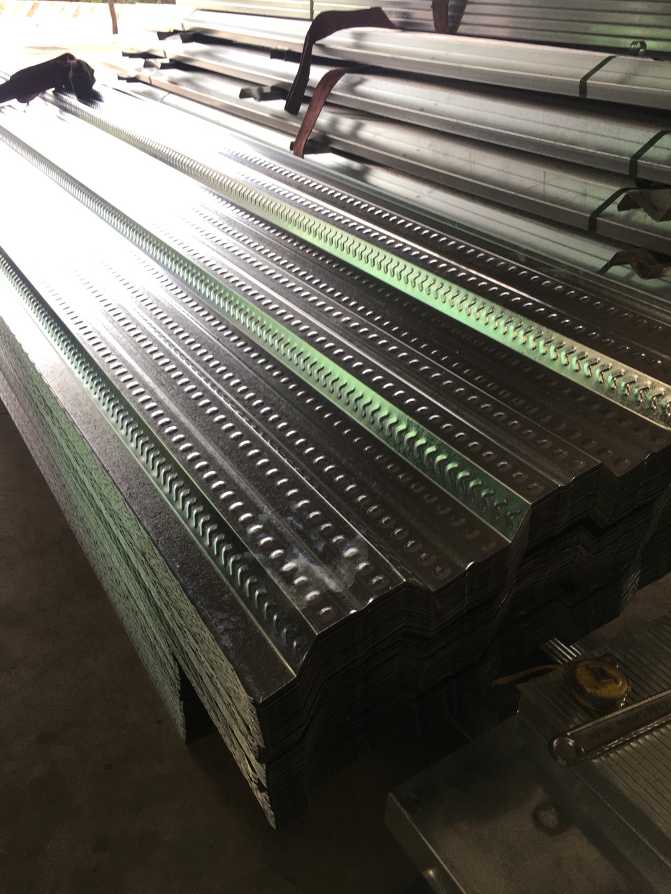 SAN DECK STEEL