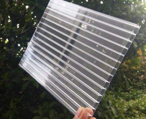 Tôn nhựa lấy sáng polycarbonate