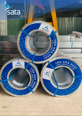 Tôn màu Hòa Phát giữ được màu sắc lâu phai và dễ dàng bảo trì, mang lại giá trị lâu dài cho người sử dụng.