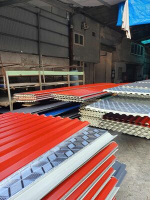 lựa chọn và mua tôn lạnh ép xốp chất lượng