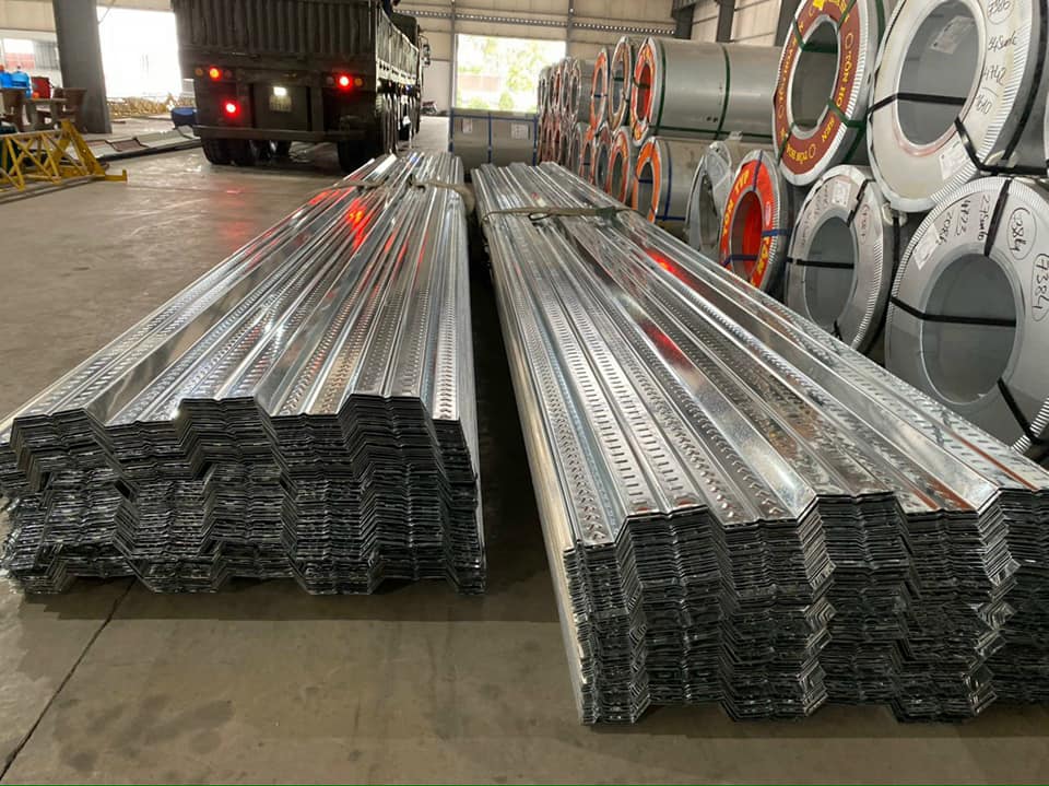 Giá tôn sàn Deck cập nhật mới 2025 tại khu vực TP.HCM