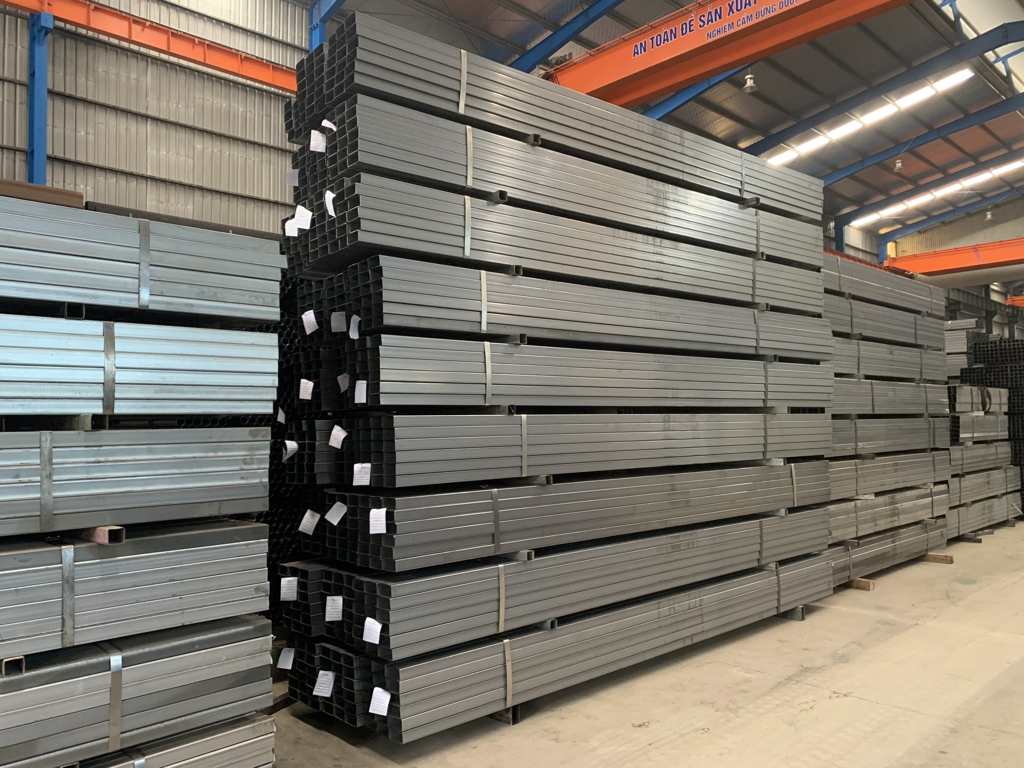 Thép hộp 40x80 Thép hộp 40x80