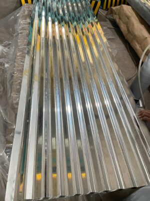 Tôn nhôm cán sóng được sử dụng trong quá trình xây dựng cho mái nhà, vách ngăn được cán 9 sóng vuông, 5 sóng vuông, vòm 9 sóng hoặc vòm 5 sóng