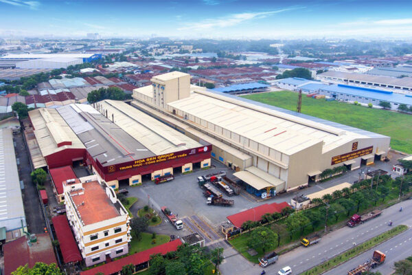 Tôn Hoa Sen là thương hiệu hàng đầu tại Việt Nam trong lĩnh vực sản xuất và kinh doanh tôn thép