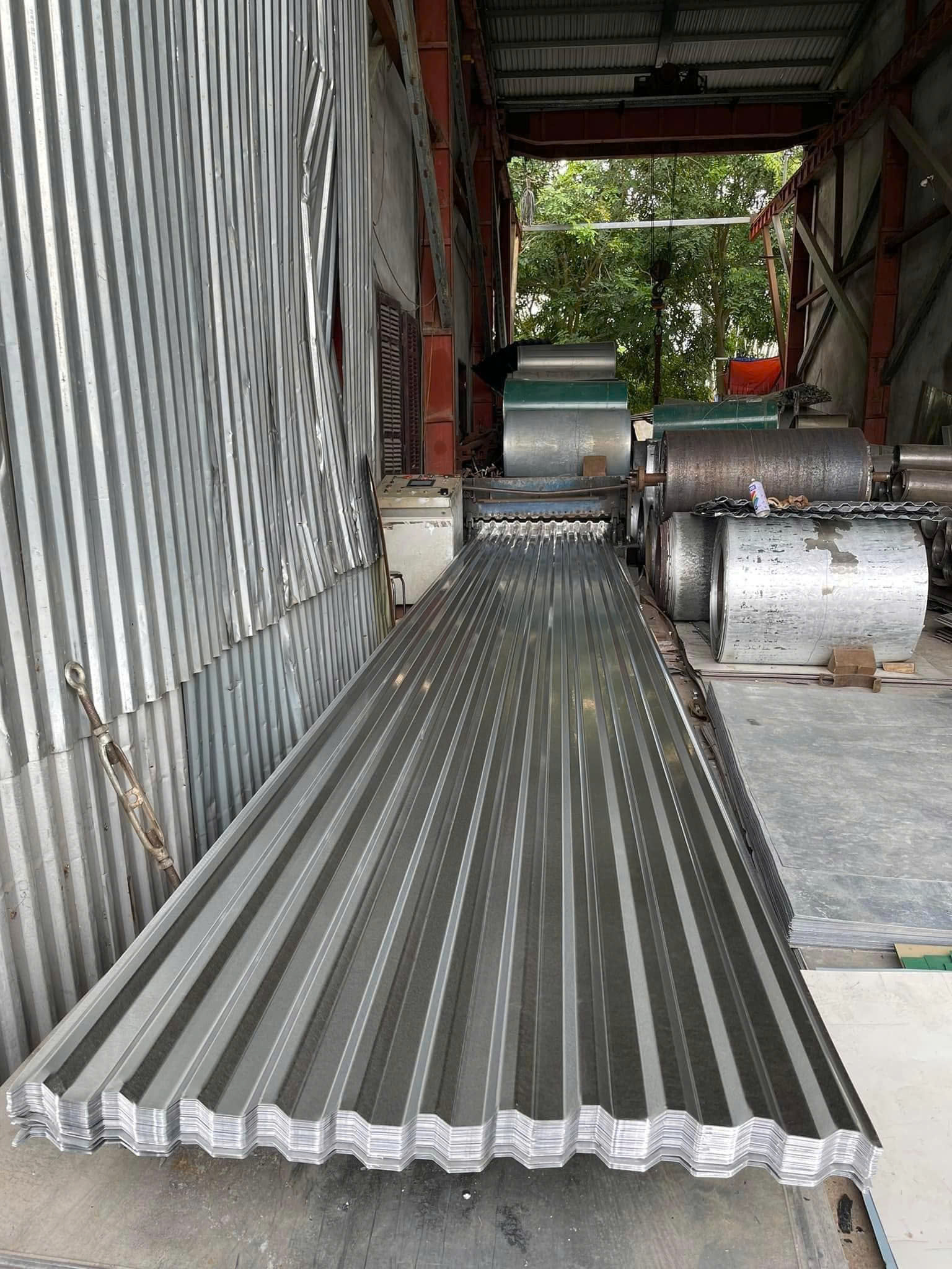 Trên thị trường hiện nay có những loại tôn nhôm nào