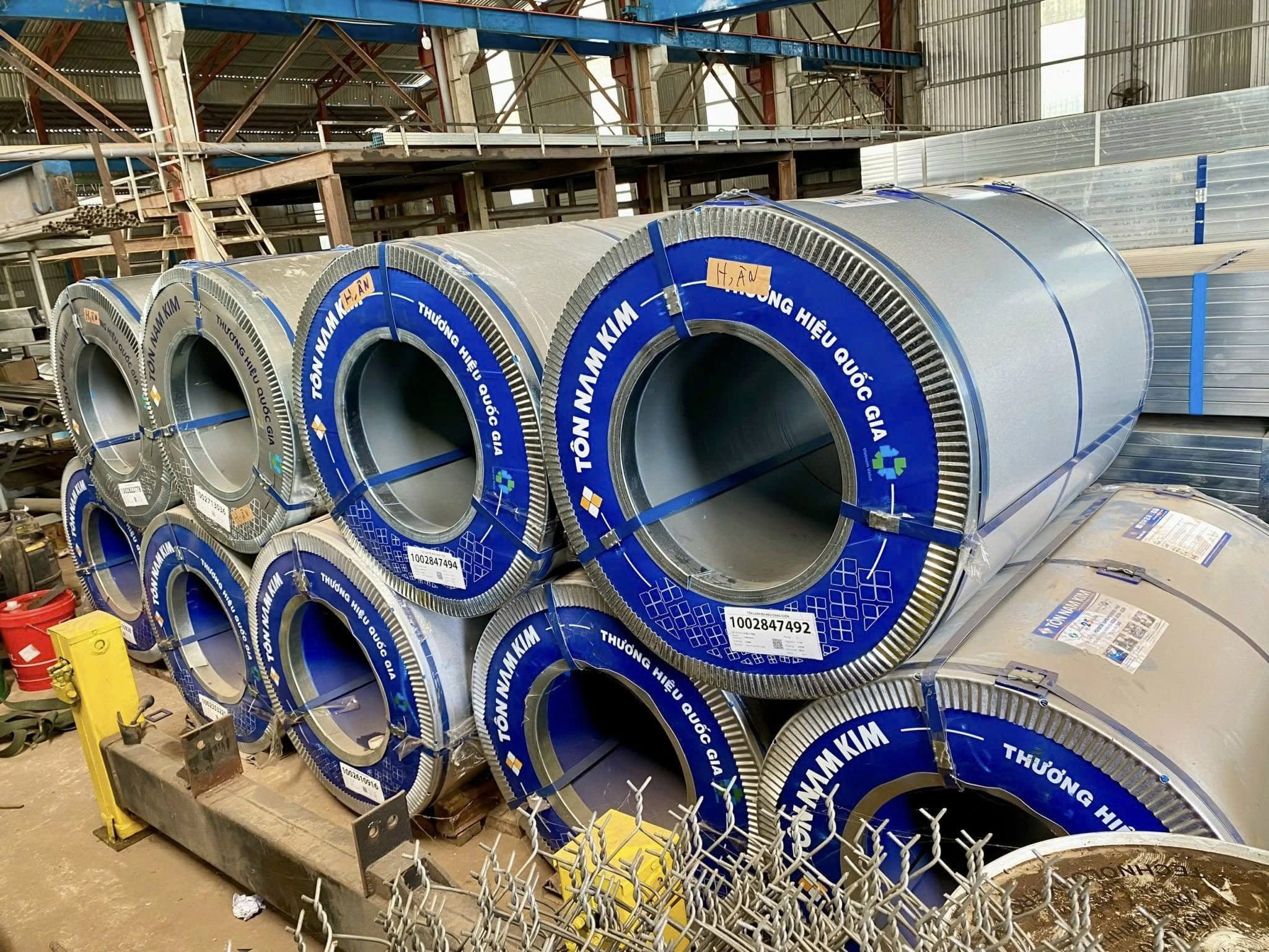Tôn Tại Kho Công Ty Thép SATA