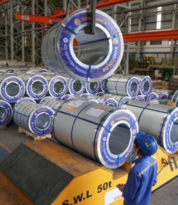 Tôn Đông Á quận 1 đa dạng các dòng tôn chính hãng, đáp ứng đầy đủ tiêu chuẩn chất lượng trong nước và quốc tế.