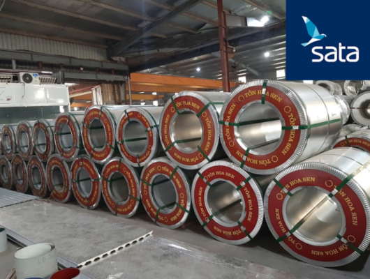 Tôn Hoa Sen còn đa dạng chủng loại và độ dày, giúp phù hợp với hầu hết các loại công trình từ nhỏ đến lớn