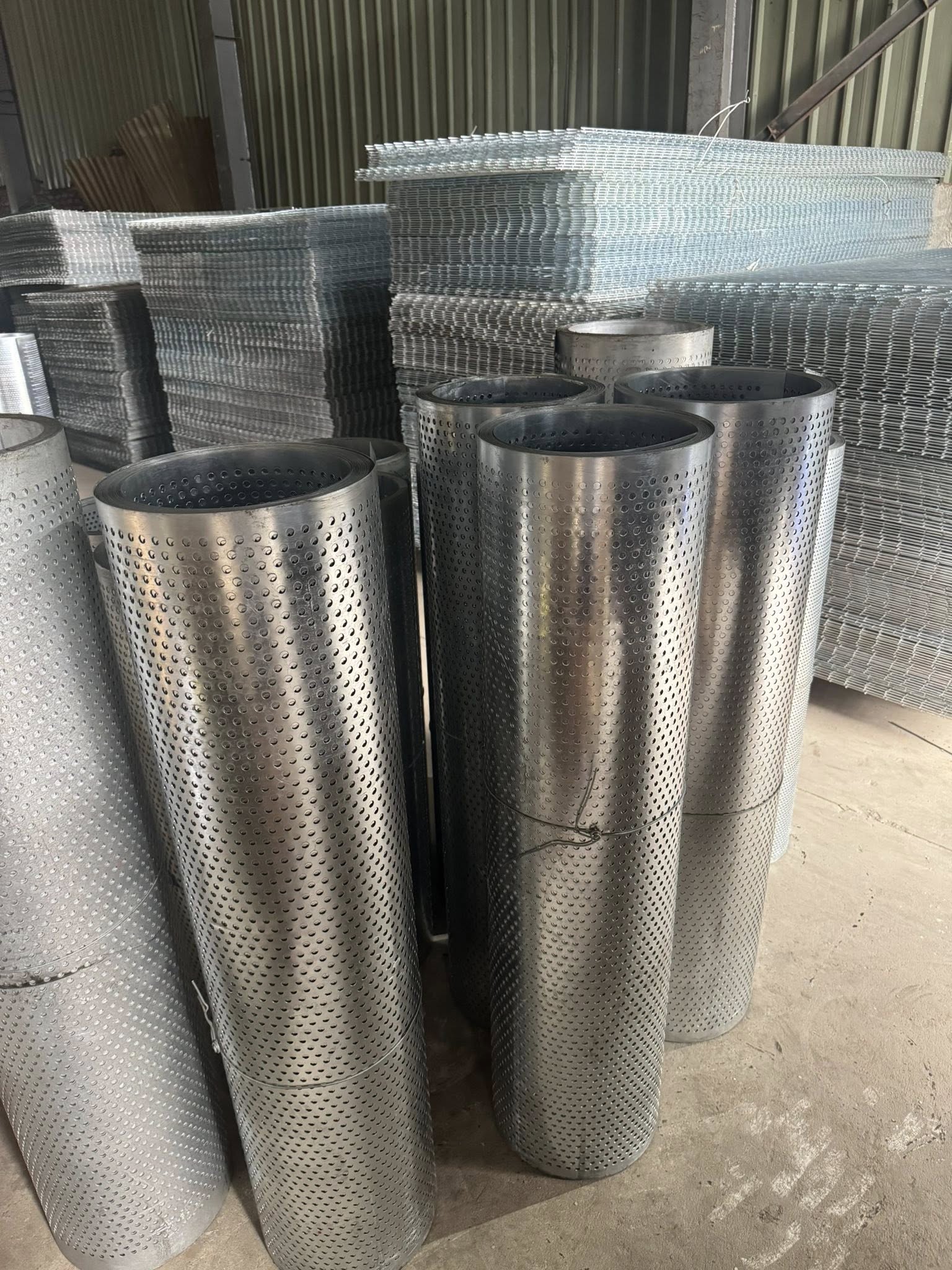 tấm tôn đục lỗ 3 tôn kẽm đục lỗ