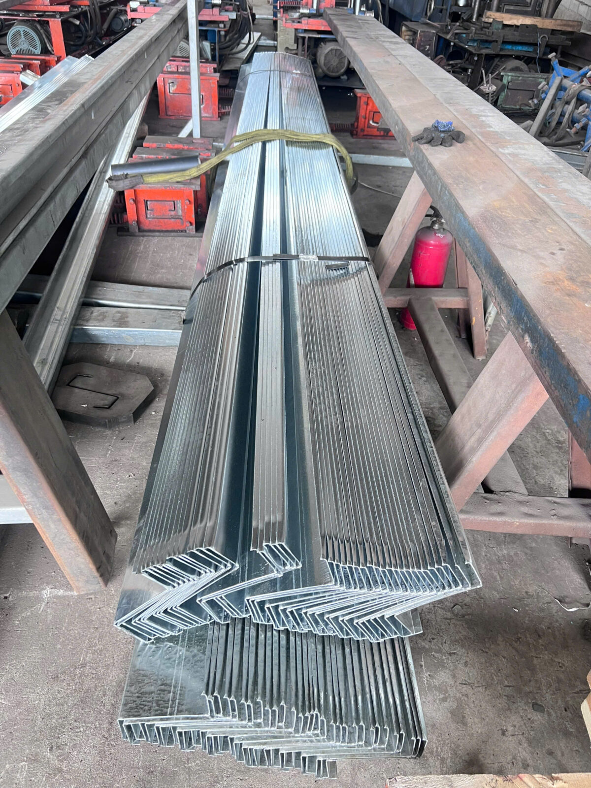 Xà gồ Z