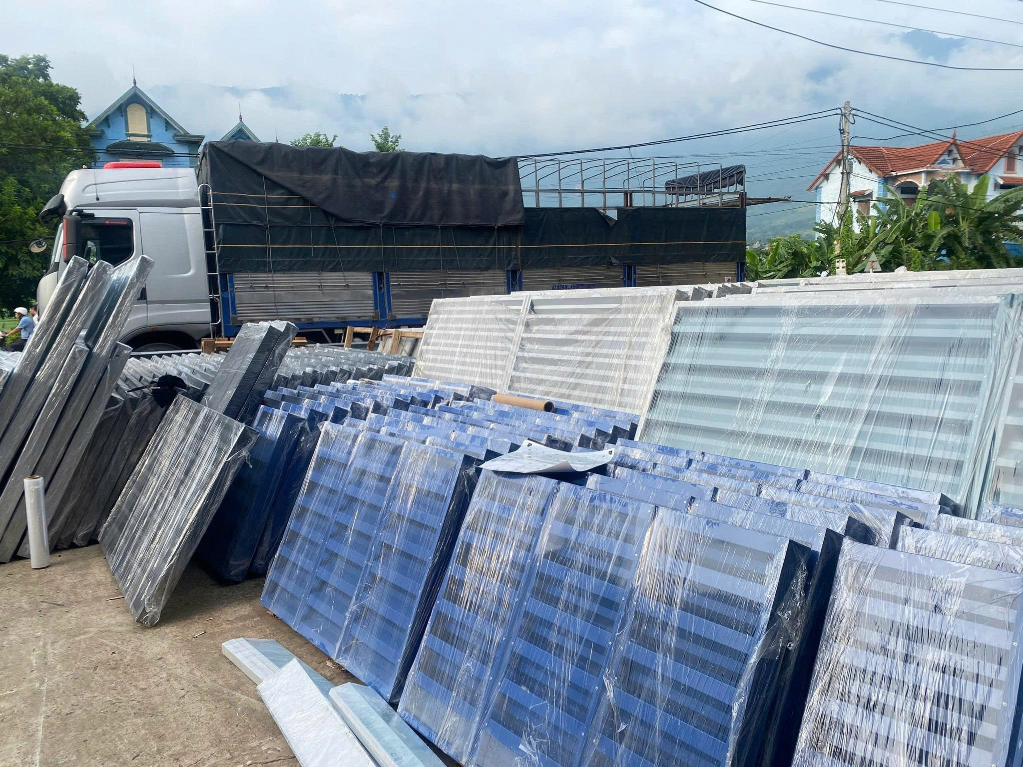 Lam gió nhà xưởng Lam gió nhà xưởng